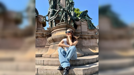 Manushi Chhillar left her hair open and aced the no-makeup makeup look. In this photo, the Samrat Shivaji actor soaked in the sun as she gave a candid pose for the camera.(Instagram/@manushi_chhillar)