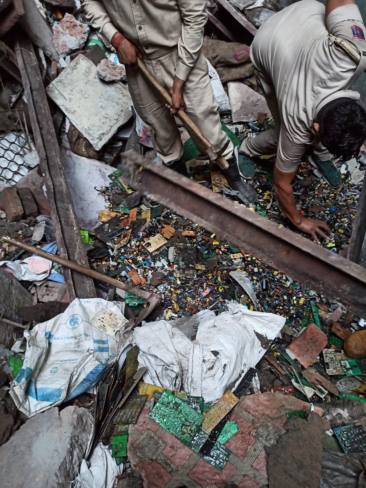The incident happened near Babu Nagar Chane Wali Gali in Mustafabad. (ANI) The incident happened near Babu Nagar Chane Wali Gali in Mustafabad. (ANI)