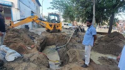 Repair work in progress on road near Chandar Nagar Puli in Ludhiana.At least four road cave in incidents have been reported on the road in the last one month. (HT PHOTO) Repair work in progress on road near Chandar Nagar Puli in Ludhiana.At least four road cave in incidents have been reported on the road in the last one month. (HT PHOTO)