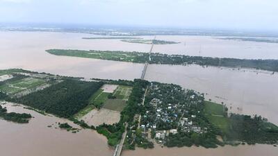 The instant inflow and outflow at Sir Arthur Cotton Barrage in Dowaleswaram in Andhra Pradesh dropped further by one lakh cusecs to 8.65 lakh cusecs on Monday as the flood level in river Godavari has been on a steady decline. (ANI)