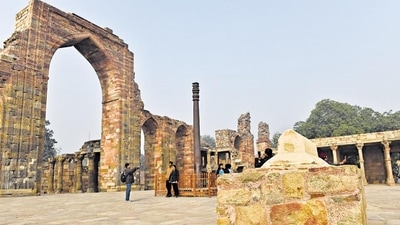 The Qutub Minar, the Quwwat ul Islam mosque that stands beside it and a new fort north of the mosque formed “the nucleus” of Delhi’s first iteration as an imperial city. (Sanjeev Verma/HT PHOTO) The Qutub Minar, the Quwwat ul Islam mosque that stands beside it and a new fort north of the mosque formed “the nucleus” of Delhi’s first iteration as an imperial city. (Sanjeev Verma/HT PHOTO)