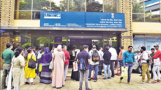 Passport applicants stranded for 6 hours as server fail | Mumbai news -  Hindustan Times