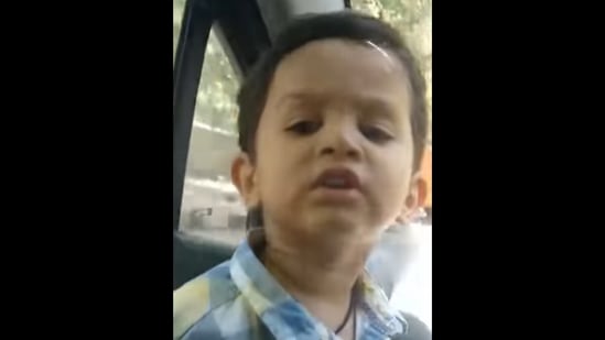 The little boy, Jainil Bathya, sings Kishore Kumar's song Mere Mehboob Qayamat Hogi.&nbsp;(Instagram/@thejoyfulsinger)