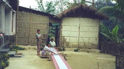 It is rectangle in shape and around 2 feet in width and 4 feet in height. While most Gamosas are made of cotton, few utilized in special occasions are made from Silk too. (Pinterest) It is rectangle in shape and around 2 feet in width and 4 feet in height. While most Gamosas are made of cotton, few utilized in special occasions are made from Silk too. (Pinterest)