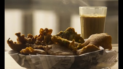 This is the season when most of us crave for some piping hot crispy and crunchy snacks to complement our tea or coffee. (HT Photos) This is the season when most of us crave for some piping hot crispy and crunchy snacks to complement our tea or coffee. (HT Photos)
