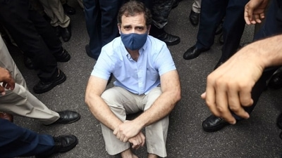 Rahul Gandhi and the other Congress MPs had gathered at Vijay Chowk to march towards the Rashtrapati Bhavan to draw the President's attention to the alleged misuse of agencies by the government, but were stopped by the police. (ANI)