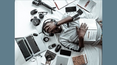 Tips to avoid harmful effects of computer and smartphone screens on your eyes&nbsp; (Ola Dapo)