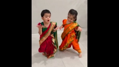 The two little girls dancing to Alia Bhatt’s Dholida from Gangubai Kathiawadi.&nbsp; (Instagram/@jisha_anisha)