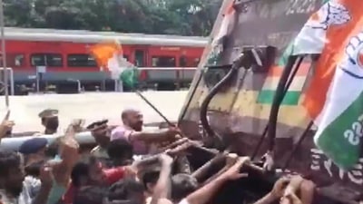Youth Congress blocked a train in Kannur earlier today in protest over ED questioning of Congress interim chief Sonia Gandhi. ( ANI)