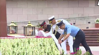 The three service chiefs lay wreaths at the National War Memorial in Delhi, on Kargil Vijay Diwas. (ANI) The three service chiefs lay wreaths at the National War Memorial in Delhi, on Kargil Vijay Diwas. (ANI)