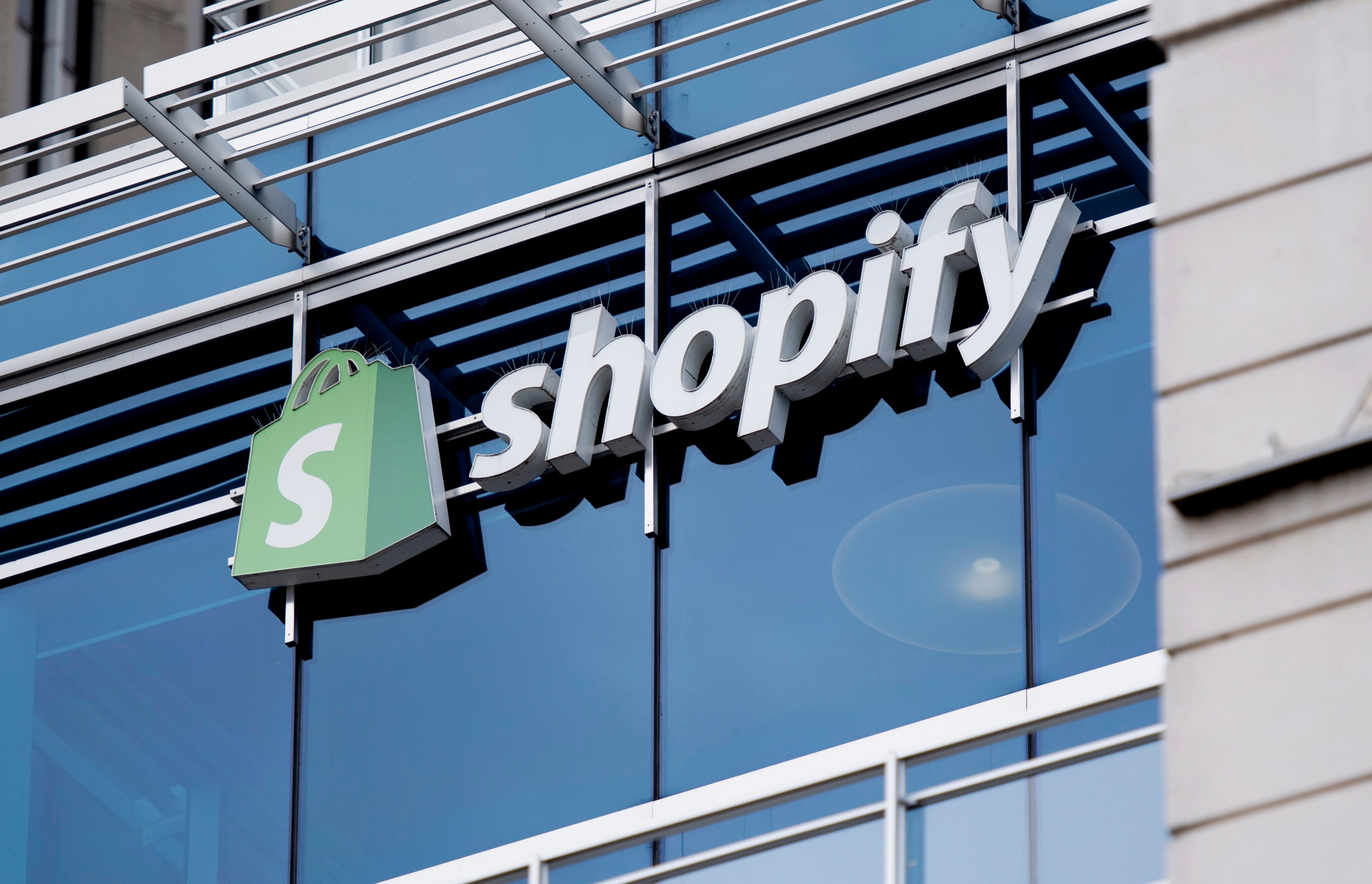 Shopify had 10,000 employees as of December 31, as per a regulatory filing, up from 7,000 at the end of 2020, news agency Reuters reported. (AP) Shopify had 10,000 employees as of December 31, as per a regulatory filing, up from 7,000 at the end of 2020, news agency Reuters reported. (AP)
