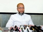 Asaduddin Owaisi compared how Kanwariyas and Muslim devotees are treated and asked the reason for this distinction.&nbsp;