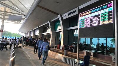 PMC is in talks with the defence department and will be laying the road soon, said Santosh Dhoke, director, Pune airport. (HT FILE PHOTO)