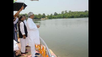 Chief minister Nitish Kumar at the Chandan reservoir in Banka. (HT Archives) Chief minister Nitish Kumar at the Chandan reservoir in Banka. (HT Archives)