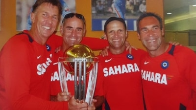 (From L to R) Eric Simons, Paddy Upton, Gary Kirsten &amp; Mike Horn with the 2011 World Cup trophy. (Twitter)