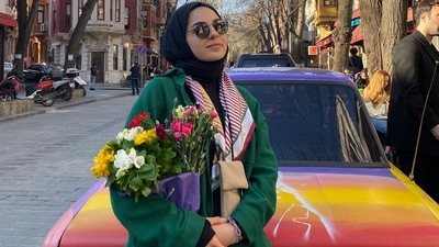 Fashion tips: 4 scarf trends and how you can style them with your outfits (Eda Topsakal) Fashion tips: 4 scarf trends and how you can style them with your outfits (Eda Topsakal)