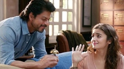Shah Rukh Khan and Alia Bhatt in a still from Dear Zindagi. Shah Rukh Khan and Alia Bhatt in a still from Dear Zindagi.