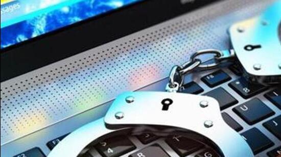 Police arrested two Nigerian nationals held for duping Kashmir resident of ₹36.35L in acyber fraud. (iStockphoto)