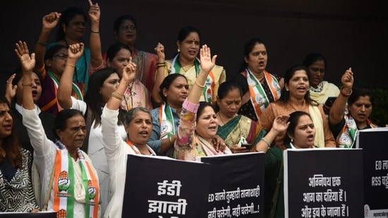 The Congress MPs led a protest march from Vijay Chowk to the President's House.