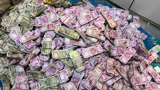 ₹40 cr and counting: ED conducts raid on another flat of Arpita ...