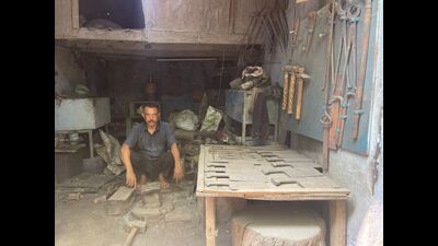 A blacksmith’s establishment in the Walled City (MAYANK AUSTEN SOOFI/HT)