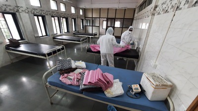 The special ward for swine flu patients being set up at Thane Civil Hospital. (PRAFUL GANGURDE/HT PHOTO) The special ward for swine flu patients being set up at Thane Civil Hospital. (PRAFUL GANGURDE/HT PHOTO)