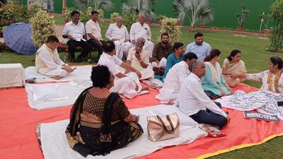 Opposition MPs protesting in the Parliament complex. (HT Photo) Opposition MPs protesting in the Parliament complex. (HT Photo)