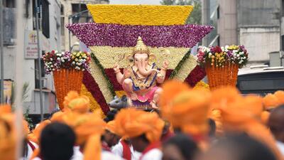 As per the notification issued, the Pune police department will permit only two box kamans per Ganpati mandal in the city, while each kaman with advertisements on it will be limited to a height of 20 feet. (HT FILE PHOTO) As per the notification issued, the Pune police department will permit only two box kamans per Ganpati mandal in the city, while each kaman with advertisements on it will be limited to a height of 20 feet. (HT FILE PHOTO)