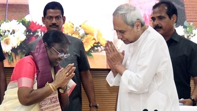 Naveen Patnaik (right) and Droupadi Murmu (ANI) Naveen Patnaik (right) and Droupadi Murmu (ANI)