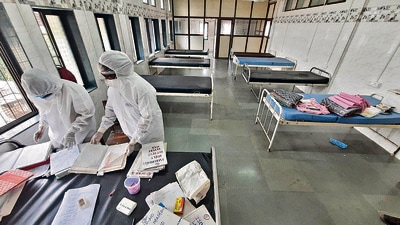 Special Swine Flu ward being readied by staff of Thane Civil Hospital as cases spike across the district (Praful Gangurde/HT Photo) Special Swine Flu ward being readied by staff of Thane Civil Hospital as cases spike across the district (Praful Gangurde/HT Photo)