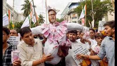 Members of Chhatra Parishad protest against West Bengal Minister Partha Chatterjee, Kolkata, July 25, 2022 (PTI) Members of Chhatra Parishad protest against West Bengal Minister Partha Chatterjee, Kolkata, July 25, 2022 (PTI)