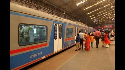 The local train was delayed by a total of 10 minutes till it reached the Virar railway station. (Bhushan Koyande) The local train was delayed by a total of 10 minutes till it reached the Virar railway station. (Bhushan Koyande)