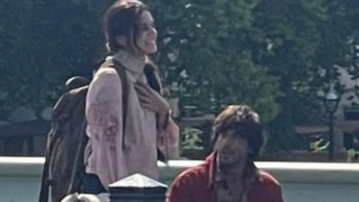 Taapsee Pannu and Shah Rukh Khan from the sets of Dunki in London. Taapsee Pannu and Shah Rukh Khan from the sets of Dunki in London.