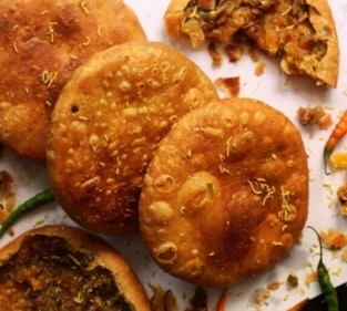 Pyaz ki Kachori (Chef Pavan Patel) Pyaz ki Kachori (Chef Pavan Patel)