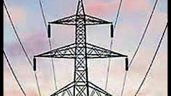 The Punjab and Haryana high court has directed the cash-strapped Punjab State Power Corporation Limited (PSPCL) to pay fixed charges to Nabha Power Limited and Talwandi Sabo Power Limited for the period of lockdown during Covid-19 restrictions. This will cost PSPCL around <span class='webrupee'>₹</span>300 crore, said officials privy of the development.