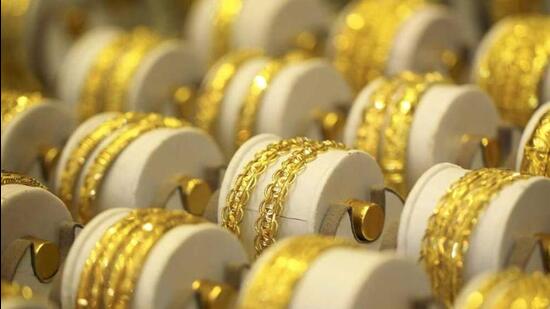 Police said the accused duo deliberately kept the complainant and her brother busy and stole cash and golden jewellery. (REPRESENTATIVE PHOTO) Police said the accused duo deliberately kept the complainant and her brother busy and stole cash and golden jewellery. (REPRESENTATIVE PHOTO)