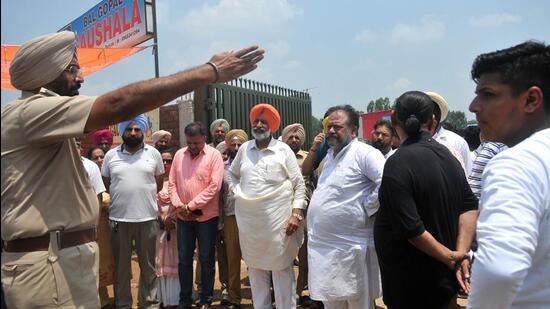 Earlier in July, high drama was witnessed at the gaushala site after panchayat officials allegedly reached there with heavy police force to take possession of the land. However, the society prevented it. (HT File Photo)