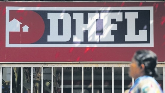 The beleaguered DHFL has been accused of cheating a consortium of 17 banks of approx <span class='webrupee'>?</span>34,615 crore.(HT_PRINT)