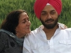 Bobby Deol with his mother Prakash Kaur. Bobby Deol with his mother Prakash Kaur.