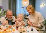 Family bonding tips: Ways to indulge in a DIY art session with your family (ANTONI SHKRABA) Family bonding tips: Ways to indulge in a DIY art session with your family (ANTONI SHKRABA)