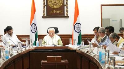 Haryana chief minister Manohar Lal Khattar chairing the cabinet meeting in Chandigarh on Friday. (HT File)