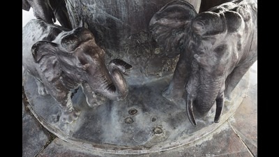 The place at the Ambedkar memorial from where one of the elephant statues went missing from its place in Lucknow. (Deepak Gupta/HT Photo)