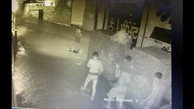 A CCTV grab of the Kachha Gang members in Tharike area in Ludhiana. (HT)