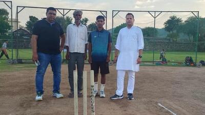 RCA president Vaibhav Gehlot with Bharat Singh and his father. (HT picture) RCA president Vaibhav Gehlot with Bharat Singh and his father. (HT picture)
