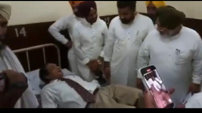 Punjab health minister Chetan Singh Jouramajra (R) with BFUHS V-C Dr Raj Bahadur (on bed) at Faridkot medical college and hospital on Friday. (HT photo) Punjab health minister Chetan Singh Jouramajra (R) with BFUHS V-C Dr Raj Bahadur (on bed) at Faridkot medical college and hospital on Friday. (HT photo)