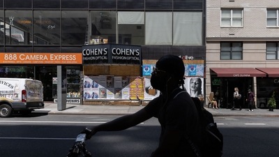 A permanently closed Cohen's Fashion Optical store on Lexington Avenue in New York, US. (Photographer: Jeenah Moon/Bloomberg) A permanently closed Cohen's Fashion Optical store on Lexington Avenue in New York, US. (Photographer: Jeenah Moon/Bloomberg)