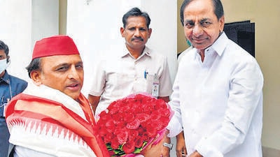 Telangana chief minister K Chandrashekar Rao with Samajwadi Party chief Akhilesh Yadav in New Delhi on Friday. (PTI)