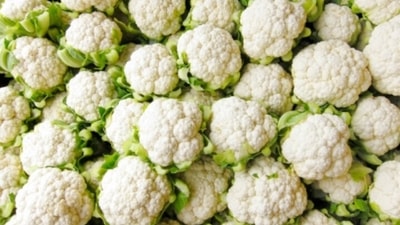 Cauliflower, like cabbage, contains sulfur-containing organic compounds, called glucosinolates – this results in flatulence and gas. (Unsplash)
