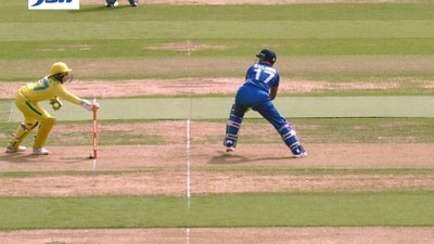 Alyssa Healy tries to stump Shafal Verma (Twitter/@ppushp7)