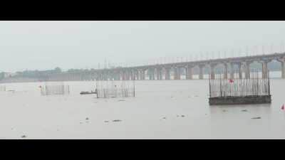 The submerged pillars of the under-construction railway bridge over Ganga in Prayagraj . (HT photo) The submerged pillars of the under-construction railway bridge over Ganga in Prayagraj . (HT photo)
